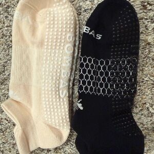 NWOT Women’s  Ankle Grip Socks - Black and Cream